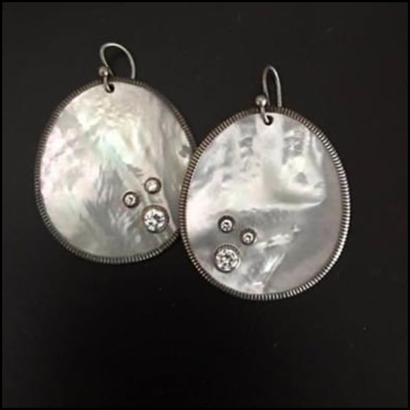 Silpada Waterdrop earrings - Picture 2 of 2